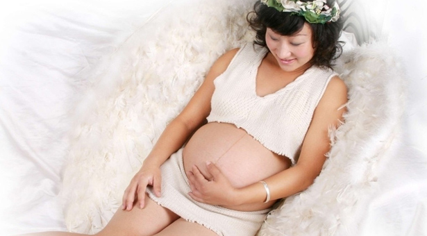 撫摸胎教的方法及注意事項-寶寶俱樂部