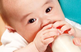 新生兒喂養的15個技巧-寶寶俱樂部