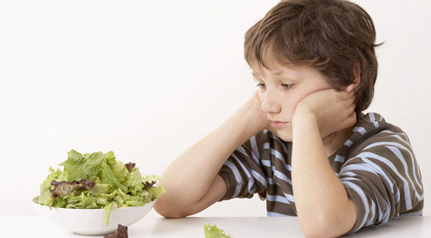 如何才能養成寶寶自己吃飯的好習慣?-寶寶俱樂部